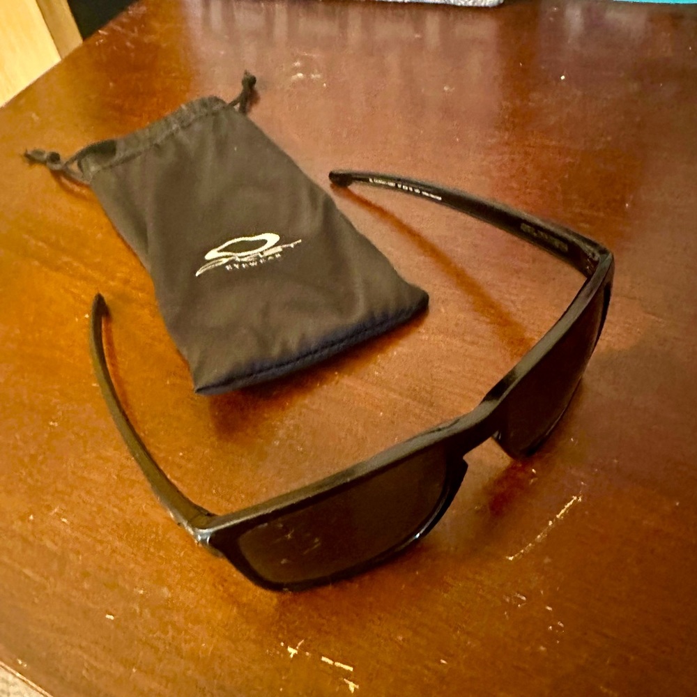 Men’s Oakley Sunglasses